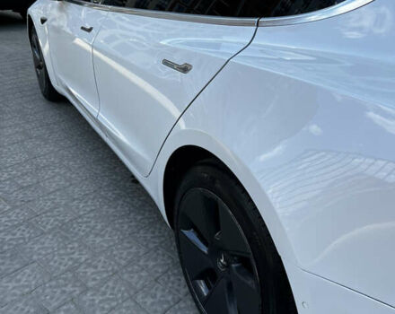 Белый Тесла Модель 3, объемом двигателя 0 л и пробегом 71 тыс. км за 22700 $, фото 6 на Automoto.ua