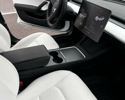 Білий Тесла Модель 3, об'ємом двигуна 0 л та пробігом 139 тис. км за 18900 $, фото 13 на Automoto.ua