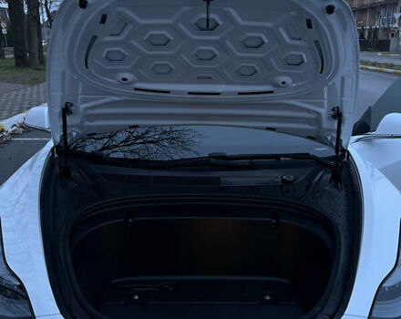 Білий Тесла Модель 3, об'ємом двигуна 0 л та пробігом 76 тис. км за 20500 $, фото 11 на Automoto.ua