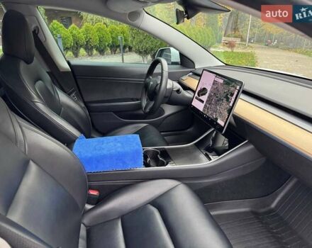 Білий Тесла Модель 3, об'ємом двигуна 0 л та пробігом 105 тис. км за 22250 $, фото 15 на Automoto.ua