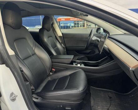 Белый Тесла Модель 3, объемом двигателя 0 л и пробегом 166 тыс. км за 14400 $, фото 14 на Automoto.ua