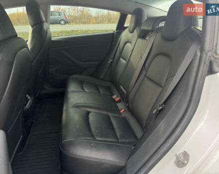 Белый Тесла Модель 3, объемом двигателя 0 л и пробегом 166 тыс. км за 14500 $, фото 21 на Automoto.ua