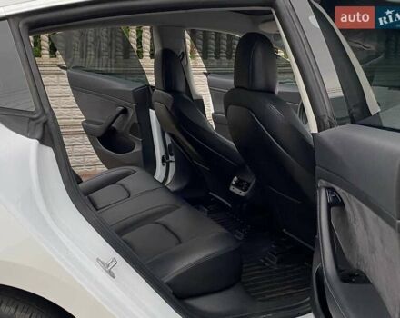 Білий Тесла Модель 3, об'ємом двигуна 0 л та пробігом 130 тис. км за 17200 $, фото 22 на Automoto.ua