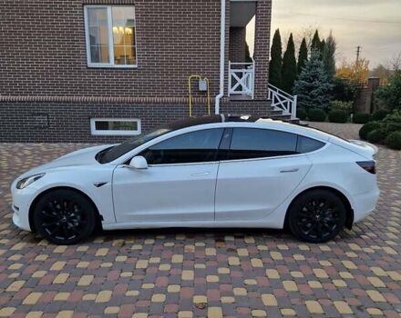 Белый Тесла Модель 3, объемом двигателя 0 л и пробегом 135 тыс. км за 20500 $, фото 3 на Automoto.ua