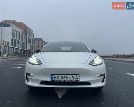 Белый Тесла Модель 3, объемом двигателя 0 л и пробегом 73 тыс. км за 17000 $, фото 6 на Automoto.ua