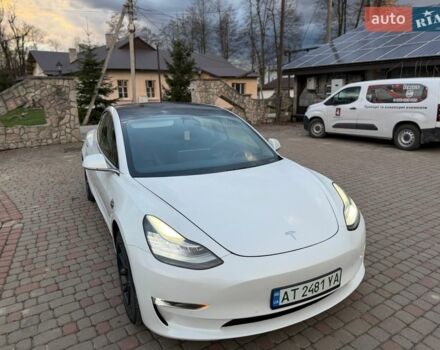 Білий Тесла Модель 3, об'ємом двигуна 0 л та пробігом 82 тис. км за 18400 $, фото 6 на Automoto.ua