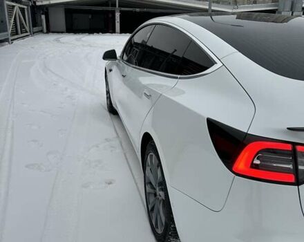 Білий Тесла Модель 3, об'ємом двигуна 0 л та пробігом 62 тис. км за 35000 $, фото 15 на Automoto.ua