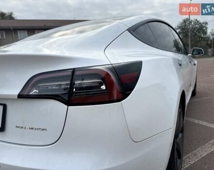 Білий Тесла Модель 3, об'ємом двигуна 0 л та пробігом 80 тис. км за 16500 $, фото 5 на Automoto.ua