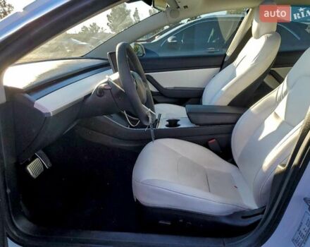 Белый Тесла Модель 3, объемом двигателя 0 л и пробегом 85 тыс. км за 6400 $, фото 6 на Automoto.ua