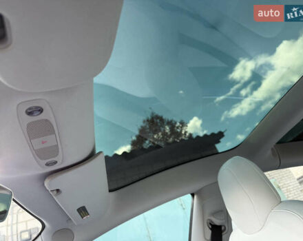 Белый Тесла Модель 3, объемом двигателя 0 л и пробегом 89 тыс. км за 16999 $, фото 31 на Automoto.ua