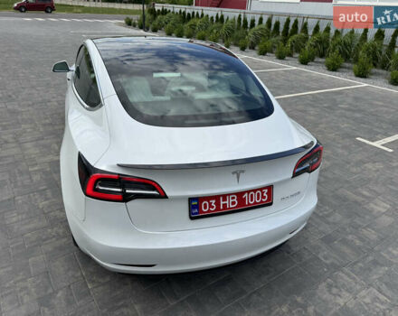 Белый Тесла Модель 3, объемом двигателя 0 л и пробегом 107 тыс. км за 19500 $, фото 19 на Automoto.ua