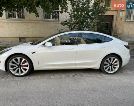 Белый Тесла Модель 3, объемом двигателя 0 л и пробегом 101 тыс. км за 23000 $, фото 43 на Automoto.ua