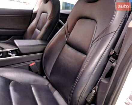 Белый Тесла Модель 3, объемом двигателя 0 л и пробегом 54 тыс. км за 15900 $, фото 28 на Automoto.ua