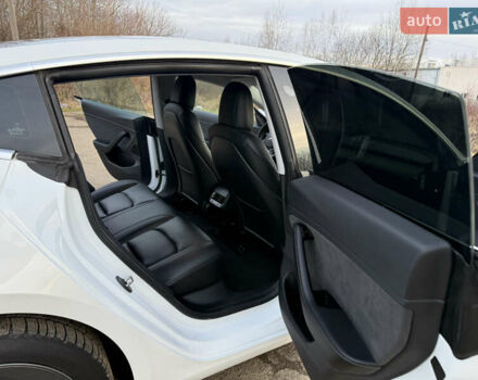 Белый Тесла Модель 3, объемом двигателя 0 л и пробегом 139 тыс. км за 17750 $, фото 20 на Automoto.ua