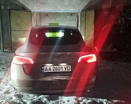 Белый Тесла Модель 3, объемом двигателя 0 л и пробегом 99 тыс. км за 16500 $, фото 3 на Automoto.ua
