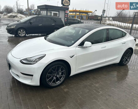 Білий Тесла Модель 3, об'ємом двигуна 0 л та пробігом 140 тис. км за 15700 $, фото 3 на Automoto.ua