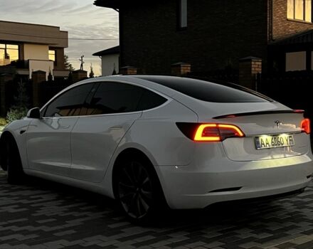 Білий Тесла Модель 3, об'ємом двигуна 0 л та пробігом 76 тис. км за 20500 $, фото 4 на Automoto.ua