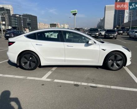 Білий Тесла Модель 3, об'ємом двигуна 0 л та пробігом 105 тис. км за 17200 $, фото 8 на Automoto.ua