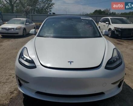 Білий Тесла Модель 3, об'ємом двигуна 0 л та пробігом 75 тис. км за 2900 $, фото 4 на Automoto.ua