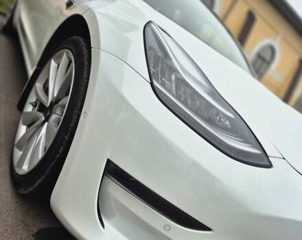 Белый Тесла Модель 3, объемом двигателя 0 л и пробегом 83 тыс. км за 17500 $, фото 3 на Automoto.ua