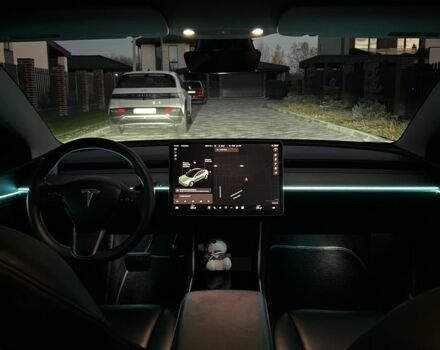 Білий Тесла Модель 3, об'ємом двигуна 0 л та пробігом 76 тис. км за 20500 $, фото 7 на Automoto.ua