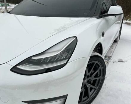 Білий Тесла Модель 3, об'ємом двигуна 0 л та пробігом 155 тис. км за 17600 $, фото 1 на Automoto.ua