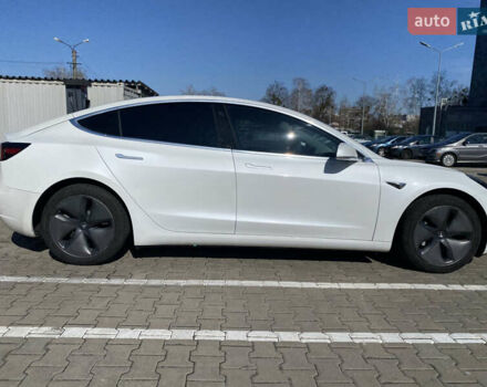 Белый Тесла Модель 3, объемом двигателя 0 л и пробегом 117 тыс. км за 21900 $, фото 7 на Automoto.ua