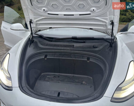 Білий Тесла Модель 3, об'ємом двигуна 0 л та пробігом 208 тис. км за 16500 $, фото 14 на Automoto.ua