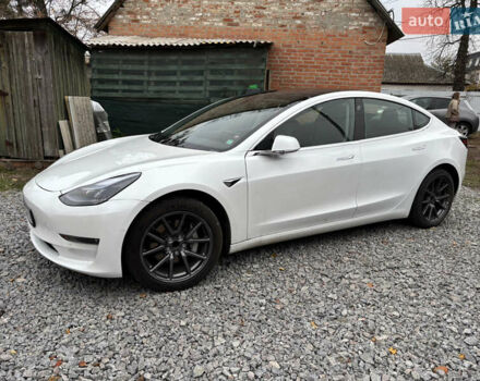 Белый Тесла Модель 3, объемом двигателя 0 л и пробегом 147 тыс. км за 14000 $, фото 2 на Automoto.ua