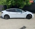 Белый Тесла Модель 3, объемом двигателя 0 л и пробегом 74 тыс. км за 16000 $, фото 2 на Automoto.ua