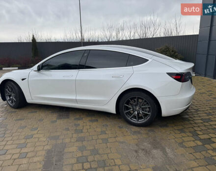 Белый Тесла Модель 3, объемом двигателя 0 л и пробегом 132 тыс. км за 17900 $, фото 6 на Automoto.ua