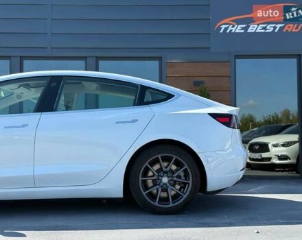 Білий Тесла Модель 3, об'ємом двигуна 0 л та пробігом 67 тис. км за 20499 $, фото 7 на Automoto.ua