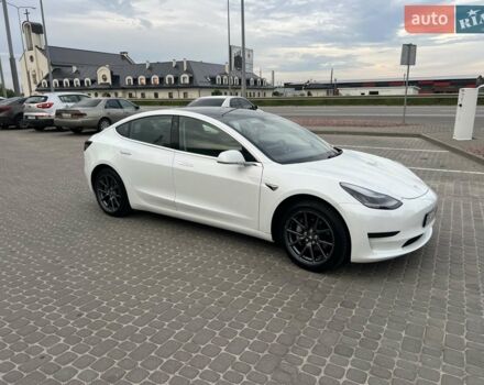 Белый Тесла Модель 3, объемом двигателя 0 л и пробегом 107 тыс. км за 15999 $, фото 4 на Automoto.ua