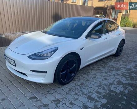 Белый Тесла Модель 3, объемом двигателя 0 л и пробегом 135 тыс. км за 18200 $, фото 1 на Automoto.ua