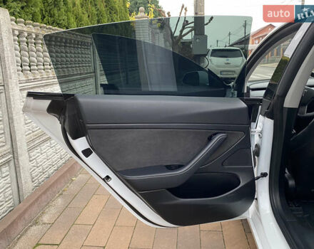 Белый Тесла Модель 3, объемом двигателя 0 л и пробегом 127 тыс. км за 17200 $, фото 18 на Automoto.ua