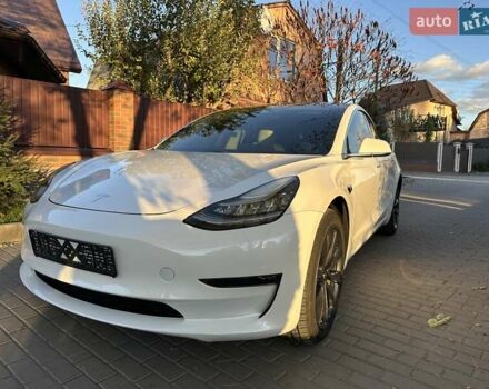 Белый Тесла Модель 3, объемом двигателя 0 л и пробегом 99 тыс. км за 19999 $, фото 44 на Automoto.ua