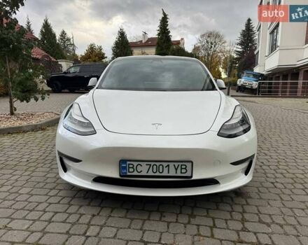 Білий Тесла Модель 3, об'ємом двигуна 0 л та пробігом 105 тис. км за 22250 $, фото 18 на Automoto.ua
