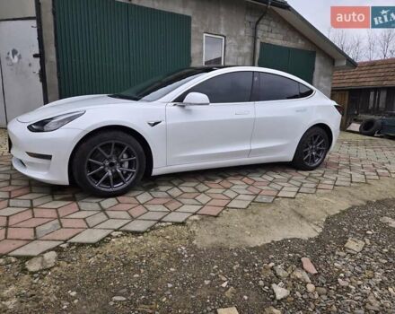 Белый Тесла Модель 3, объемом двигателя 0 л и пробегом 41 тыс. км за 15900 $, фото 1 на Automoto.ua