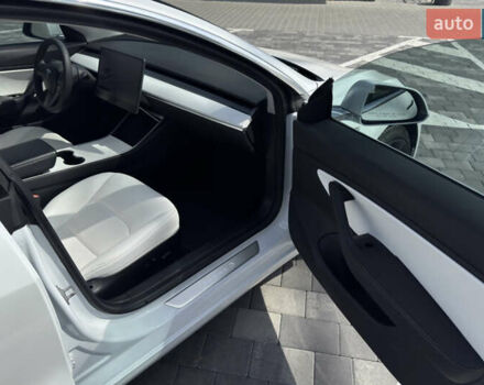 Белый Тесла Модель 3, объемом двигателя 0 л и пробегом 155 тыс. км за 18500 $, фото 8 на Automoto.ua
