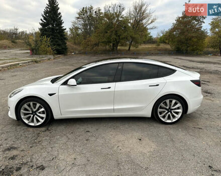 Білий Тесла Модель 3, об'ємом двигуна 0 л та пробігом 93 тис. км за 23000 $, фото 4 на Automoto.ua