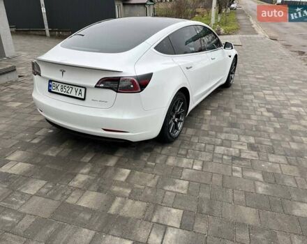Белый Тесла Модель 3, объемом двигателя 0 л и пробегом 100 тыс. км за 18400 $, фото 12 на Automoto.ua