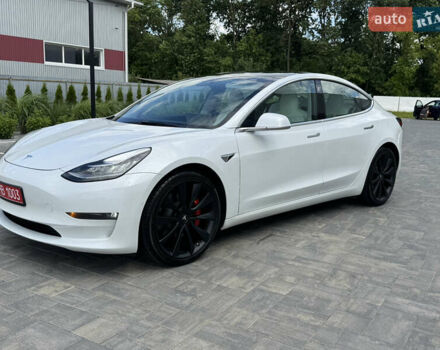 Белый Тесла Модель 3, объемом двигателя 0 л и пробегом 107 тыс. км за 19500 $, фото 17 на Automoto.ua