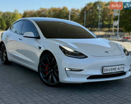 Белый Тесла Модель 3, объемом двигателя 0 л и пробегом 77 тыс. км за 21499 $, фото 1 на Automoto.ua