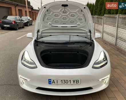 Белый Тесла Модель 3, объемом двигателя 0 л и пробегом 127 тыс. км за 17200 $, фото 30 на Automoto.ua