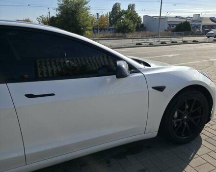 Белый Тесла Модель 3, объемом двигателя 0 л и пробегом 142 тыс. км за 17500 $, фото 17 на Automoto.ua