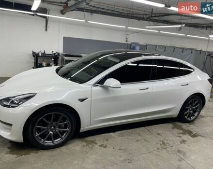 Белый Тесла Модель 3, объемом двигателя 0 л и пробегом 70 тыс. км за 17600 $, фото 1 на Automoto.ua