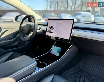 Белый Тесла Модель 3, объемом двигателя 0 л и пробегом 112 тыс. км за 18900 $, фото 17 на Automoto.ua