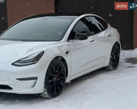 Белый Тесла Модель 3, объемом двигателя 0 л и пробегом 73 тыс. км за 17500 $, фото 3 на Automoto.ua