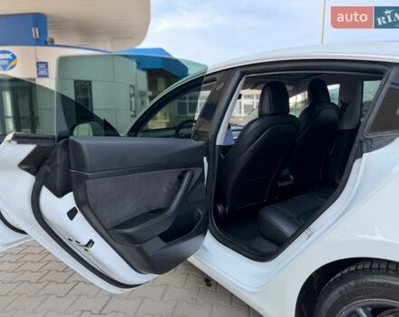 Белый Тесла Модель 3, объемом двигателя 0 л и пробегом 177 тыс. км за 12999 $, фото 25 на Automoto.ua