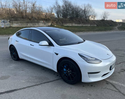 Белый Тесла Модель 3, объемом двигателя 0 л и пробегом 101 тыс. км за 18400 $, фото 9 на Automoto.ua